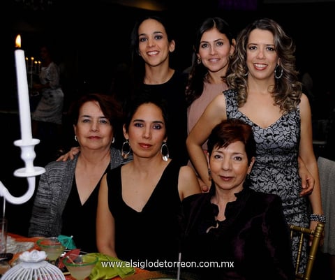 Carmen García, Lety Estrada, Rosy López, Bertha García, Ale López y Cecy Padilla.