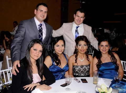Jorge, Adrian, diana, Rosa, Mónica y Mariana