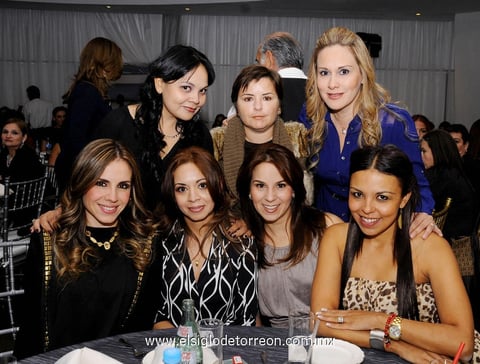 Sofía,  Pilar, Pily, Yuvia, Adelu, Valeria y Olga.