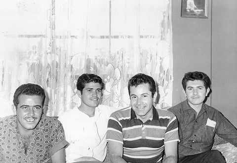 Yolanda  y Mavis Rodrí­guez, Alma Rosa Silva, Marí­a Elena Martí­nez, Flavia Casas y Magda Cheang, en el teatro de la parroquia de Fco. I. Madero en el año de 1961.