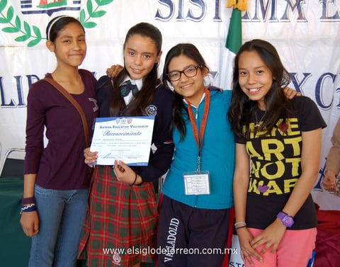 IVONNE,  Litzy, Daniela y Ana.