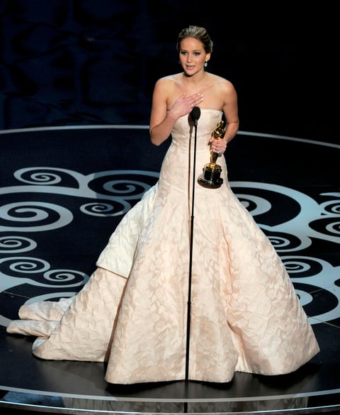 Jennifer Lawrence obtuvo el Oscar a la mejor actriz por su papel de joven viuda en la comedia "Silver Linings Playbook".