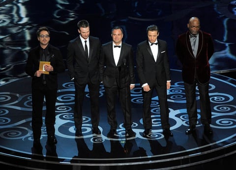 Los actores de 'Los Vengadores'  Robert Downey Jr., Chris Evans, Mark Ruffalo, Jeremy Renner and Samuel L. Jackson presentaron un premio durante la ceremonia.