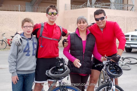 DAVID , Eduardo, Alejandra y Jorge.