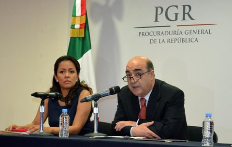 El procurador Jesús Murillo Karam informó que Hacienda detectó operaciones irregulares en cuentas bancarias del Sindicato Nacional de Trabajadores de la Educación por más de dos mil millones de pesos entre 2008 y 2012.