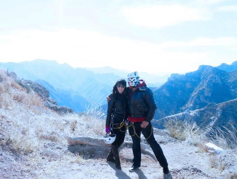 Luz Elena Barraza y Omar López en Barrancas del Cobre.
