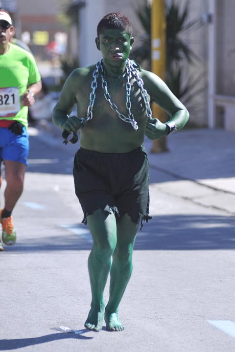 Hulk se presentó por vez primera en el maratón lagunero y fue bien recibido por el público. ‘El Hombre Verde’ conquistó el cariño de propios y extraños.