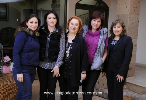 Integrantes  del Club de Jardinería Orquídea Negra.