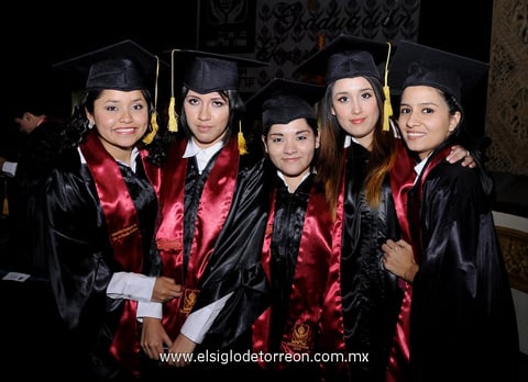 Samantha , Rosa María, Viridiana, Ivonne y Mercedes.