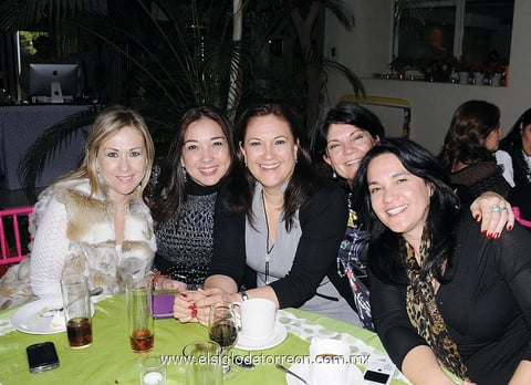 Magaly, Sara, Sara, Gaby y Sofía.