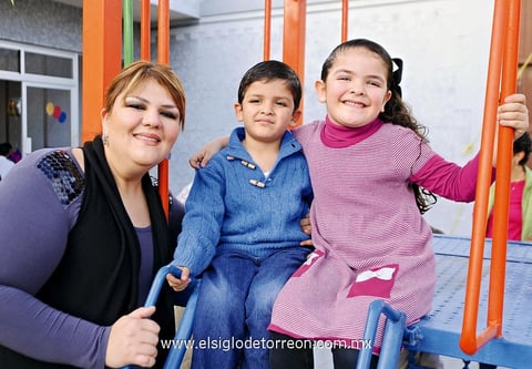 Marcela, Joselito y Jimena asistieron a un divertido cumpleaños.