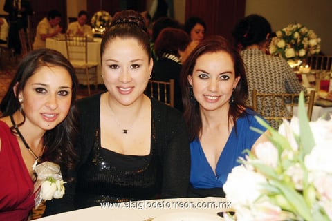 Mónica, Gaby y Priscilla.