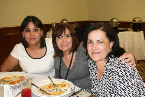 Lorena , Teté y Julia.