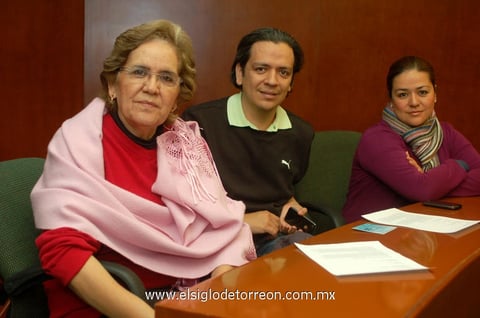 Ruth, Arturo y Monserrat.