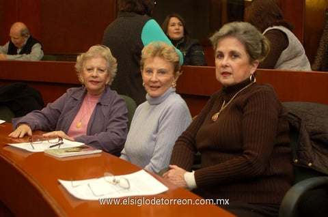 Martha,  Peggy y Margarita.