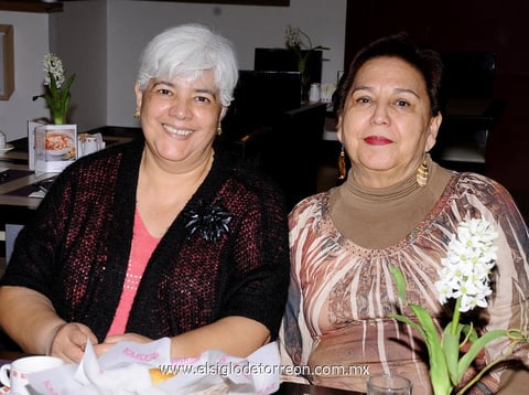Lupita  y Mary.