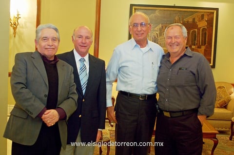JESúS , Salvador, Raymundo y Julio.