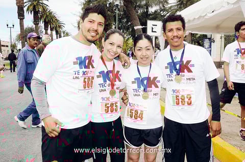 CORREDORES.  Víctor Ramírez, Claudia Ramírez, Aracely García y José Luis Reyes.
