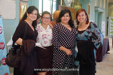 Laura, Daniela, Sofía y Miriam.