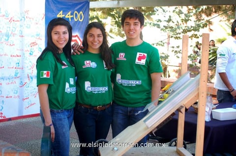 FRIDA , Esme y César.