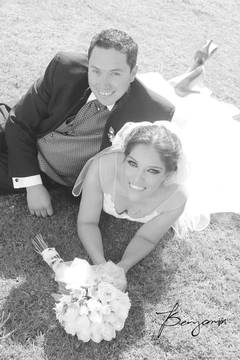 Sr. José  Daniel Valdez García y Adriana Guadalupe Hernández Ãvalos el dí­a de su boda.- Benjamí­n Fotografía