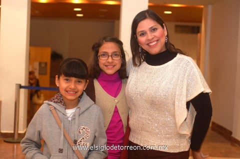 Valeria, Luzma, Marissa.