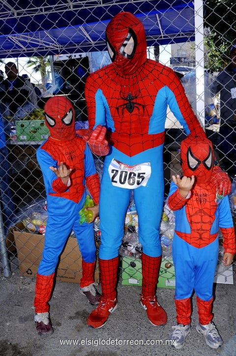 ESTEBAN , Gerardo y Alesander Silva, representaron al Hombre Araña.