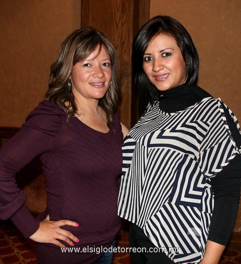 Viviana  Sánchez y Laura Félix.