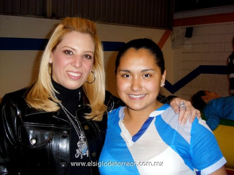 Lucy Dávila y Sofy Dávila.