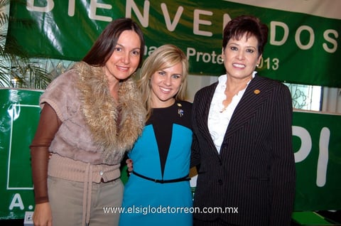 Isela  González, Ana Cecy Gutiérrez y Martha Ramírez.
