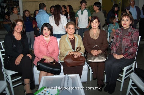 CHACHA , Lupita, Martha, Alma Rosa y Silvia.