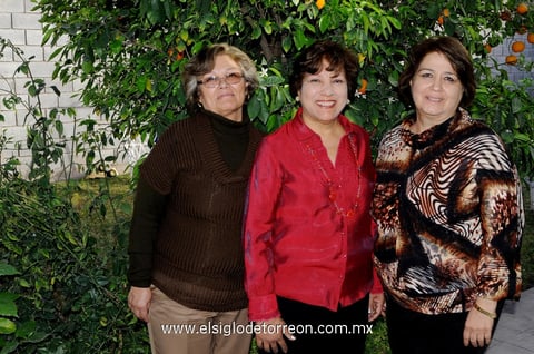 Lety  Cerrato, Carmelita Tello de De León e Irma de Caldera.