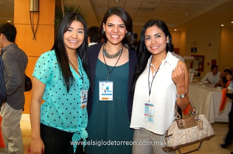 VIANNEY , Maleny y Ana.