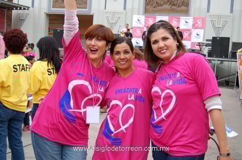 Lorena  Aizpuru, Lilia Nevárez y María Teresa Nevárez.