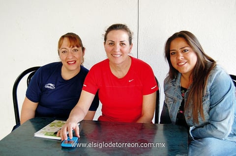 Ana Isabel, Ana Lucía y Verónica.