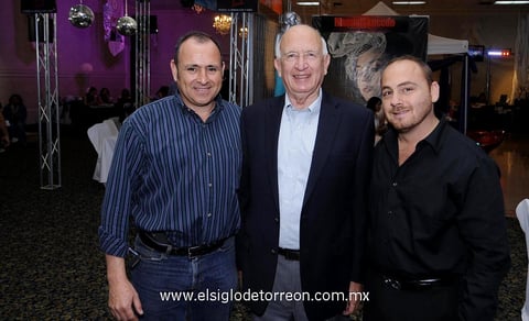 Carlos , Mario y Elías.
