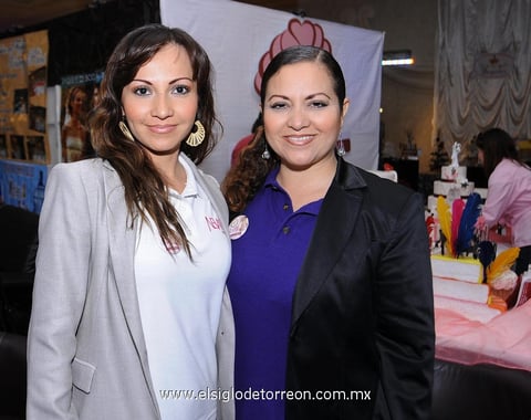 Claudia  y Elisa.