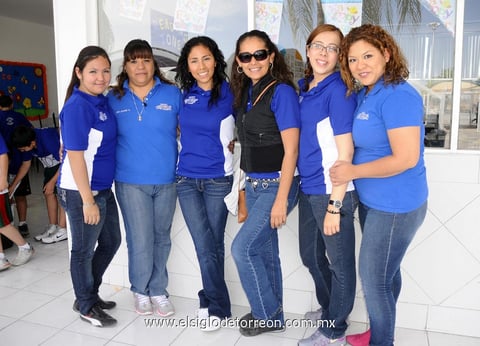 Blanca  Venegas, Ángeles Cruz, Juanis Sierra, Mónica Soriano, Saraí Luna y Claudia López.
