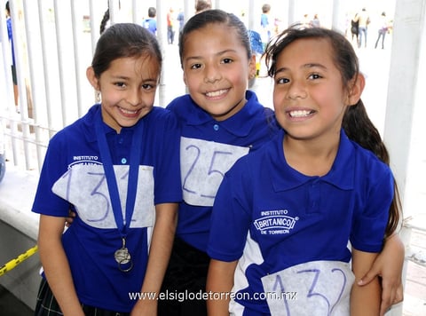 Aneth, Ximena y Perla.