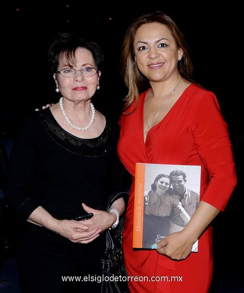 Martha  Sada y Nancy de Villarreal.