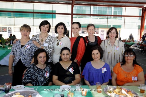 Mary Tere , Chachis, Rosy, Luz, Elena, Mónica, Claudia, Conchis, Cony y Adriana.