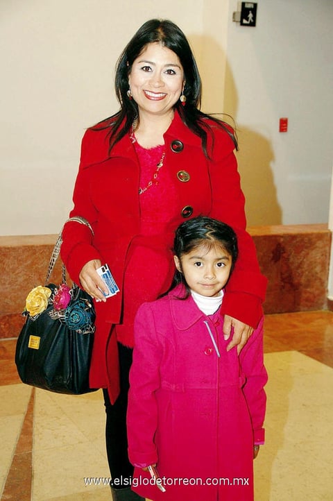 Rosamaría y Miranda.