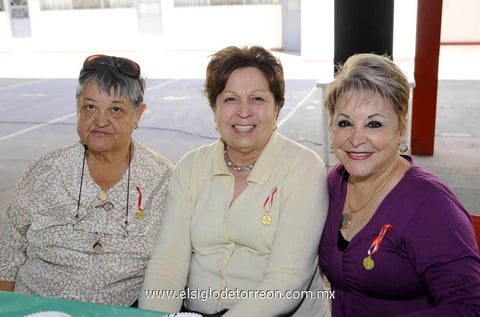 Martha  Flores, Alicia Santos y Olga Lilia González.