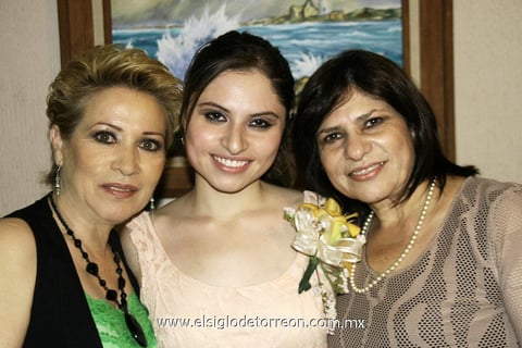 Martha Díaz, Karla Ríos Díaz y Ángeles Mora.