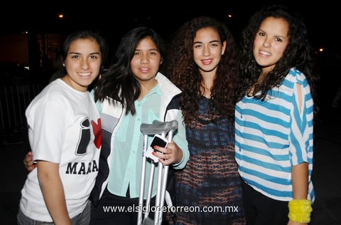 Melanie,  Mónica, María Rosa y Mary Tere.