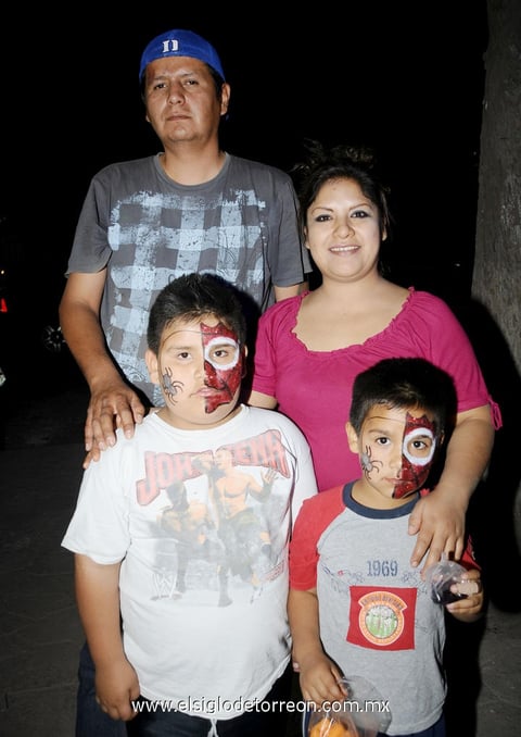 José  Ramiro, Liliana, Gael y Rafael.