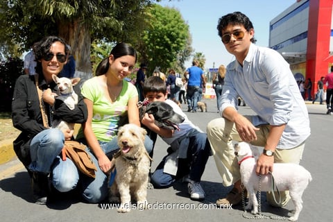 Ruby,  Mirna, Kevin y Jorge.