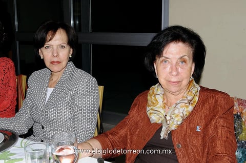 ELISA  y Elva.