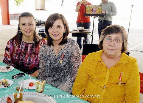 Sally, Claudia e Isabel Muñoz.