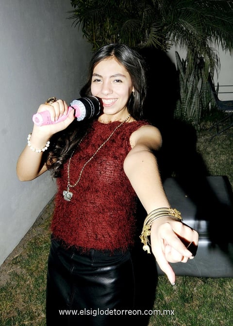 Paulina Mendoza Vargas celebró 14 años de edad.